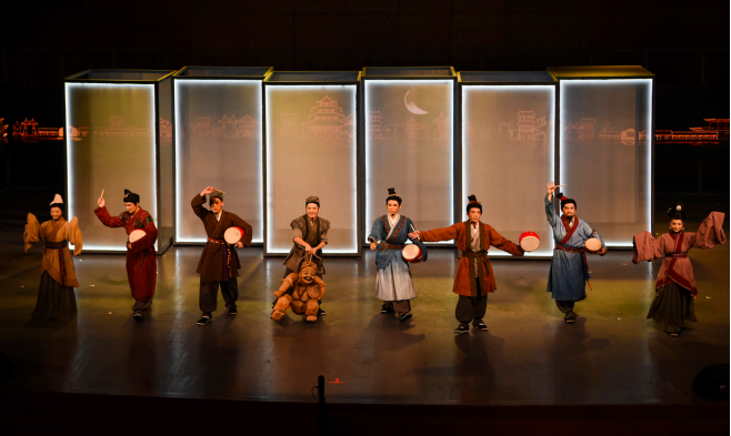 2023年5月25日至28日，國家博物館聯(lián)合中國傳媒大學(xué)共同出品的首部原創(chuàng)文物活化 舞臺劇 《盛世歡歌》 在國家博物館上演。