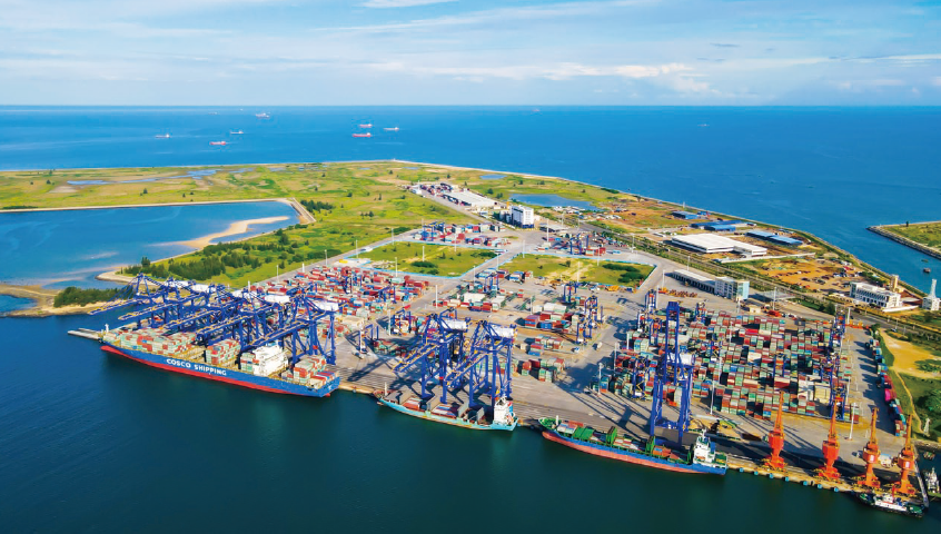 海南自由貿易港建設蓬勃興起，高質量發展態勢日益顯現。圖 為洋浦國際集裝箱碼頭。